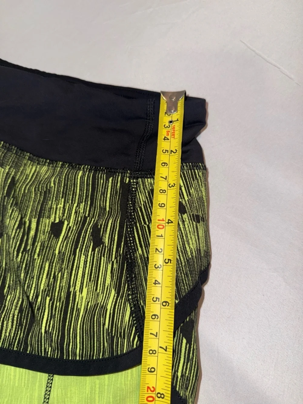 Lululemon Women’s Green Performance Athletic Active Lined Running Shorts Size 4